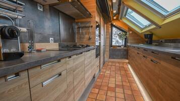 Mikrowelle, GeschirrspĂŒler, Hochstuhl