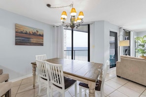 Dining - Seaside Beach & Racquet 5914 (Orange Beach)