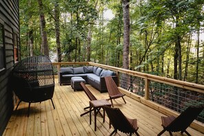 Terrace/patio - The Ellijay Olive 🫒 | A Warm Modern Cabin in the Woods (Gilmer County)