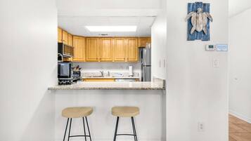 Appartamento, 1 letto king con divano letto (Sand Dollar E-101) | Cucina privata