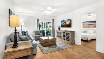 Appartamento, 1 letto king con divano letto (Sand Dollar E-101) | Area soggiorno