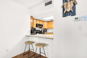 Condo, 1 King Bed with Sofa bed (Sand Dollar E-101) | Private kitchen