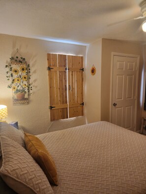 3 habitaciones, tabla de planchar con plancha, wifi y ropa de cama 