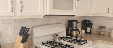 Mikrobølgeovn, ovn og kokeplater