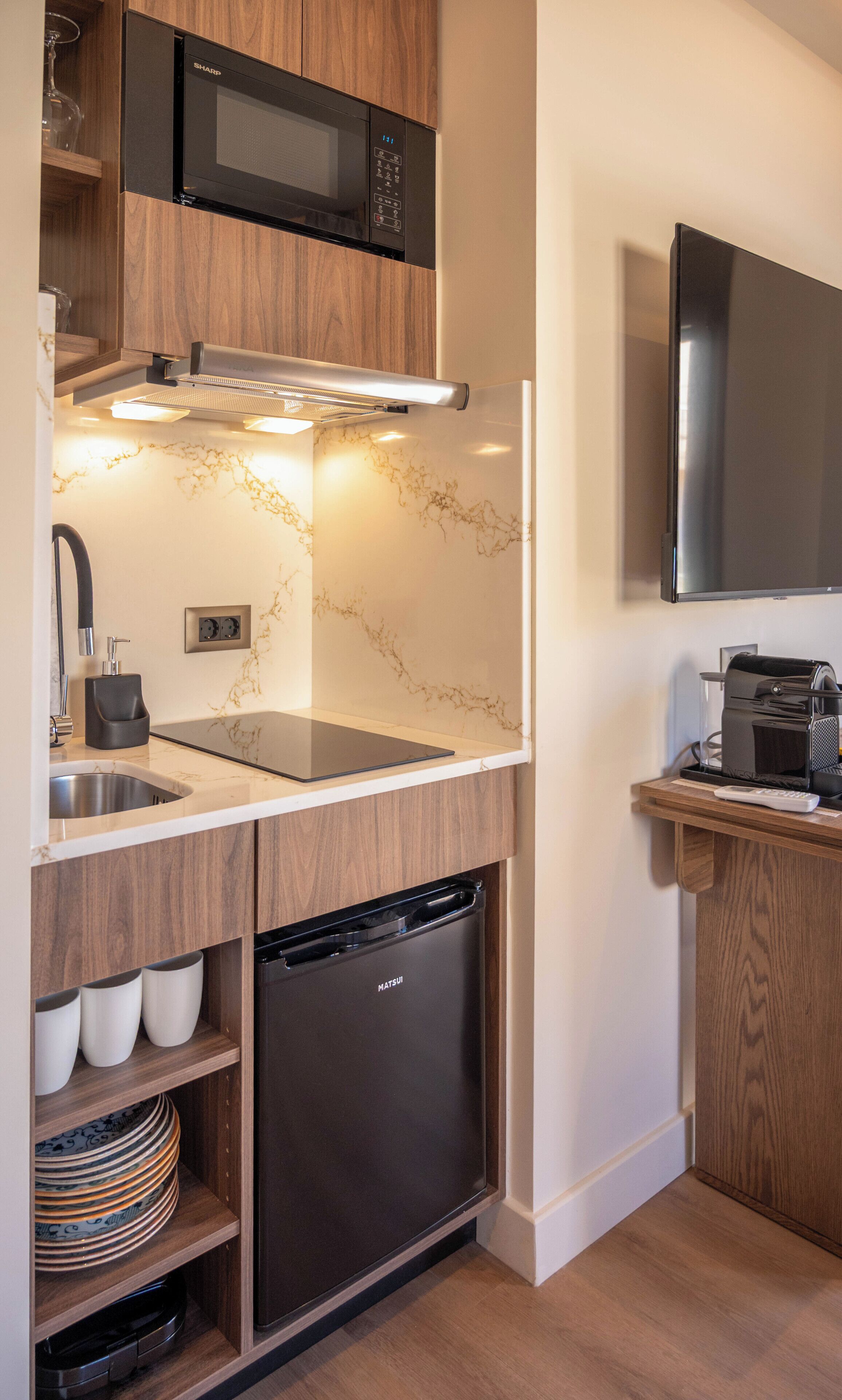 Junior Suite, 1 King Bed with Sofa bed, Balcony | Private kitchen | Mini-fridge, microwave, espresso maker, coffee/tea maker