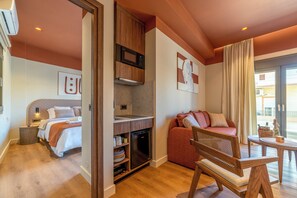 Chambre Double Supérieure, 1 très grand lit et 1 canapé-lit, balcon | Cuisine privée