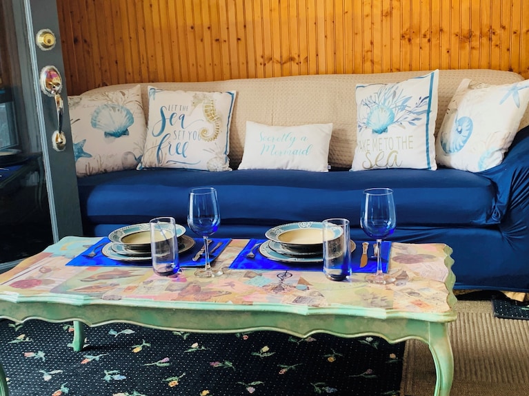 Serene Luxury Beach Suite Private Deck & Gardens - 라이트빌 비치