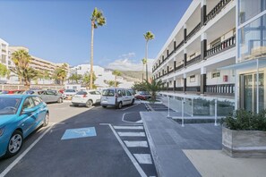 Property grounds - Beachfront 1BR with Balcony, Pool & Parking Ancla (Callao Salvaje)