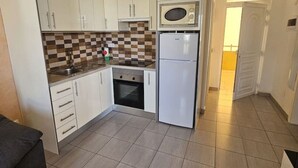 Kühlschrank, Ofen, Herdplatte, Geschirrspüler