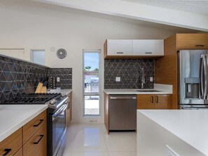 Fridge, microwave, oven, stovetop - Boho Modern: Luxe in Palm Springs (Palm Springs)