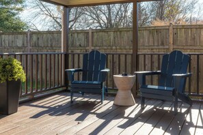 Terrace/patio - The Arcade Oasis, fun for families in Loveland! (Loveland)