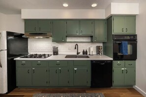 Fridge, microwave, oven, stovetop - The Arcade Oasis, fun for families in Loveland! (Loveland)