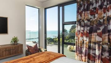 Studio, Balcony, Sea View | In-room safe, blackout curtains, iron/ironing board, free WiFi