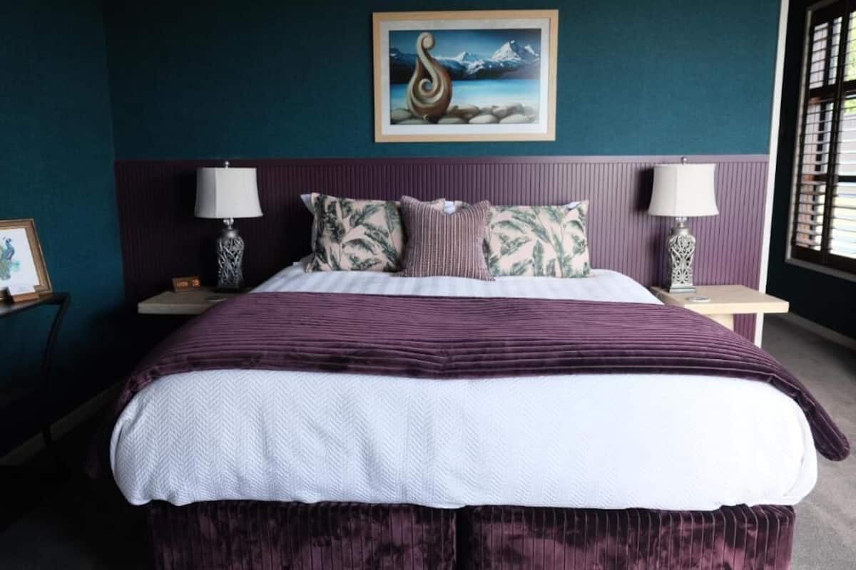 Studio, Balcony, Mountain View | In-room safe, blackout curtains, iron/ironing board, free WiFi