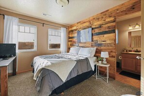 WiFi, bed sheets - Northern Lights Retreat | Quiet & Convenient (Box Elder)