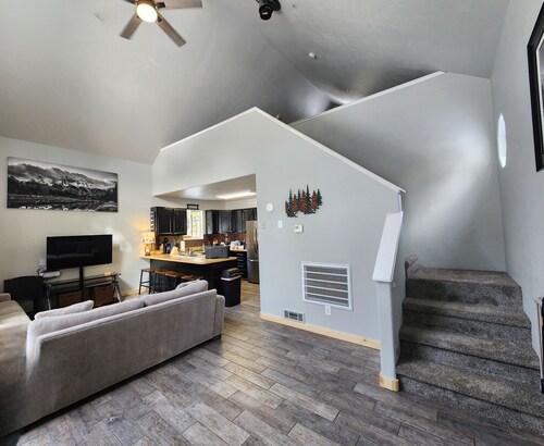 Misty Mountain Valley Retreat