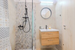 Secador de cabelo, sabonete