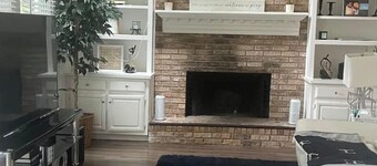 Spacious 5-bedroom house in gorgeous Lawrenceville with AC