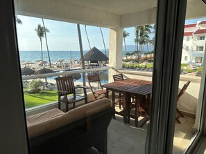 Interior - Awake to the Sea - Private beachfront apartment - Nuevo Vallarta (Bucerías)