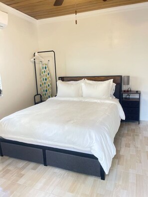 Desk, iron/ironing board, WiFi, bed sheets