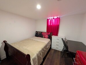 Ferros/tábuas de passar roupa, Wi-Fi, roupa de cama