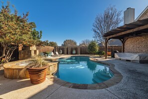 Outdoor pool - Game Rooms, Pool + Life-Size Games - Sleeps Groups (Frisco)