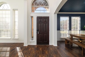 Interior - Game Rooms, Pool + Life-Size Games - Sleeps Groups (Frisco)