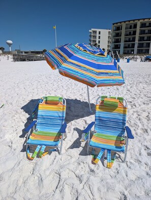 Property grounds - Boutique Gulf Stay - 2 Kings - Large Balcony & Beach Gear (Fort Walton Beach)