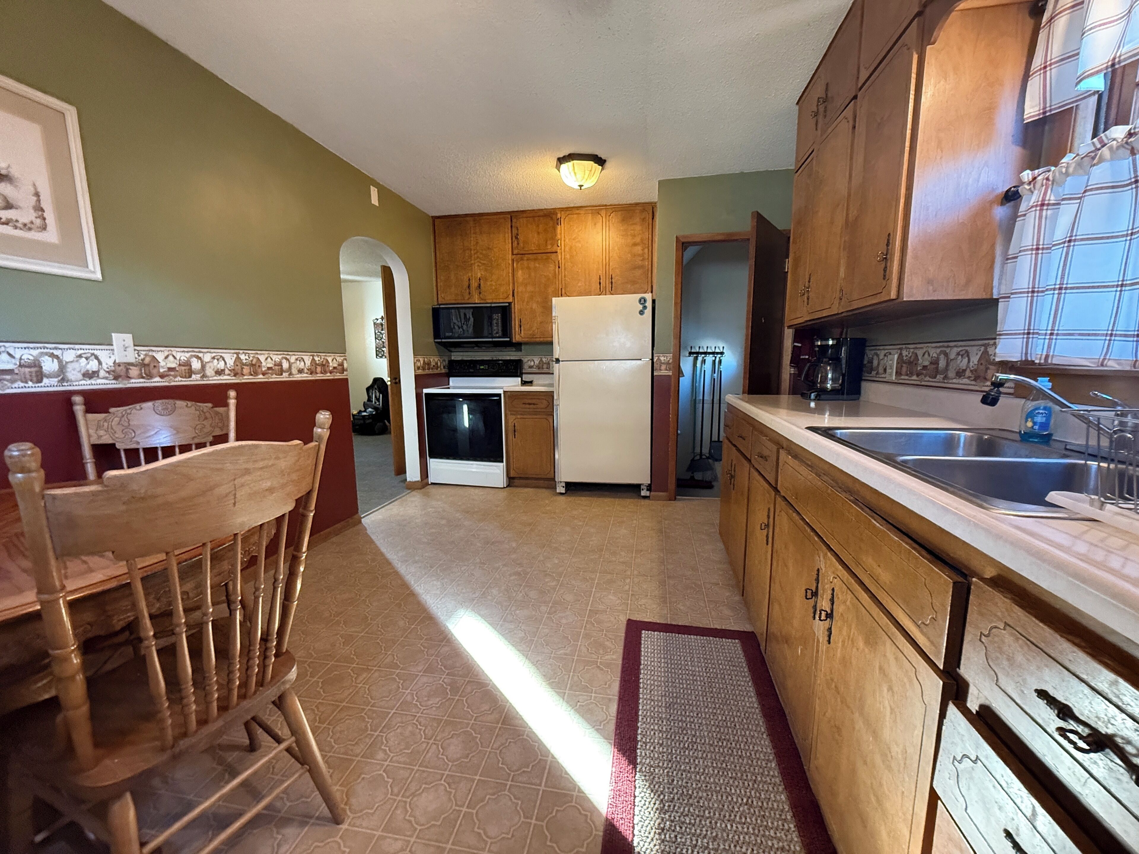 雪櫃、微波爐、焗爐、爐具