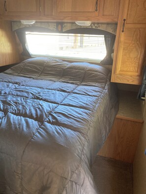 1 dormitorio y ropa de cama