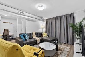 Living area - 2BR | Warm | King Bed | Downtown | Expo Centre | Roger's Place (Edmonton)