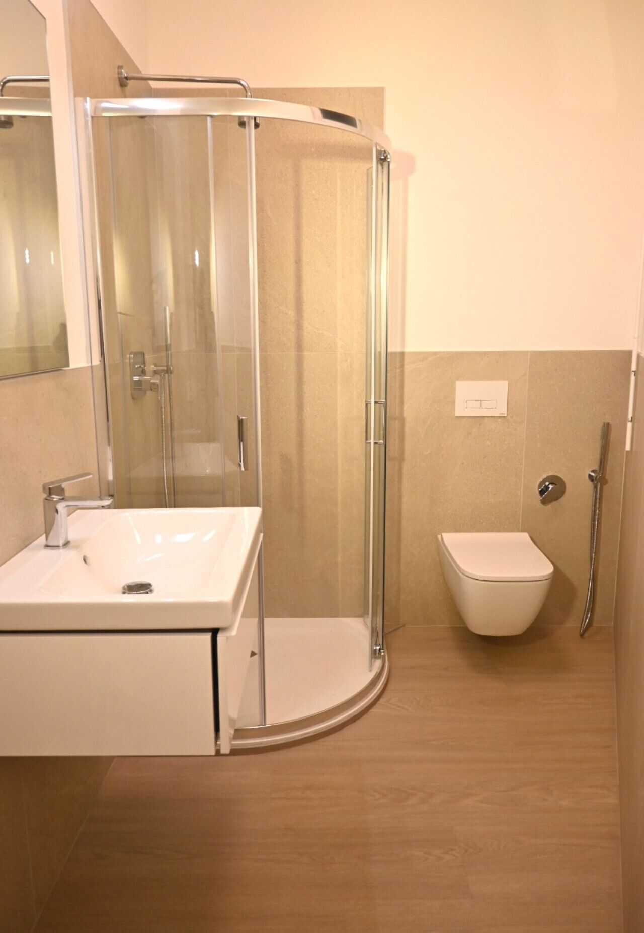 Sèche-cheveux, serviettes fournies