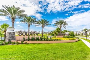 Property grounds - New Epic Solara Playhouse  Custom Bunks and Slides  Arcade & Theater (Kissimmee)