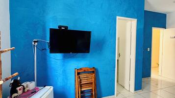 Escrivaninha, espaço de trabalho para notebook, Wi-Fi de cortesia