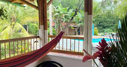 Country house with private pool for 26 people, 45 minutes from Pereira.