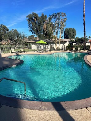 Pool - Spacious 3-bedroom 2 bath townhome in beautiful La Quinta with AC (La Quinta)