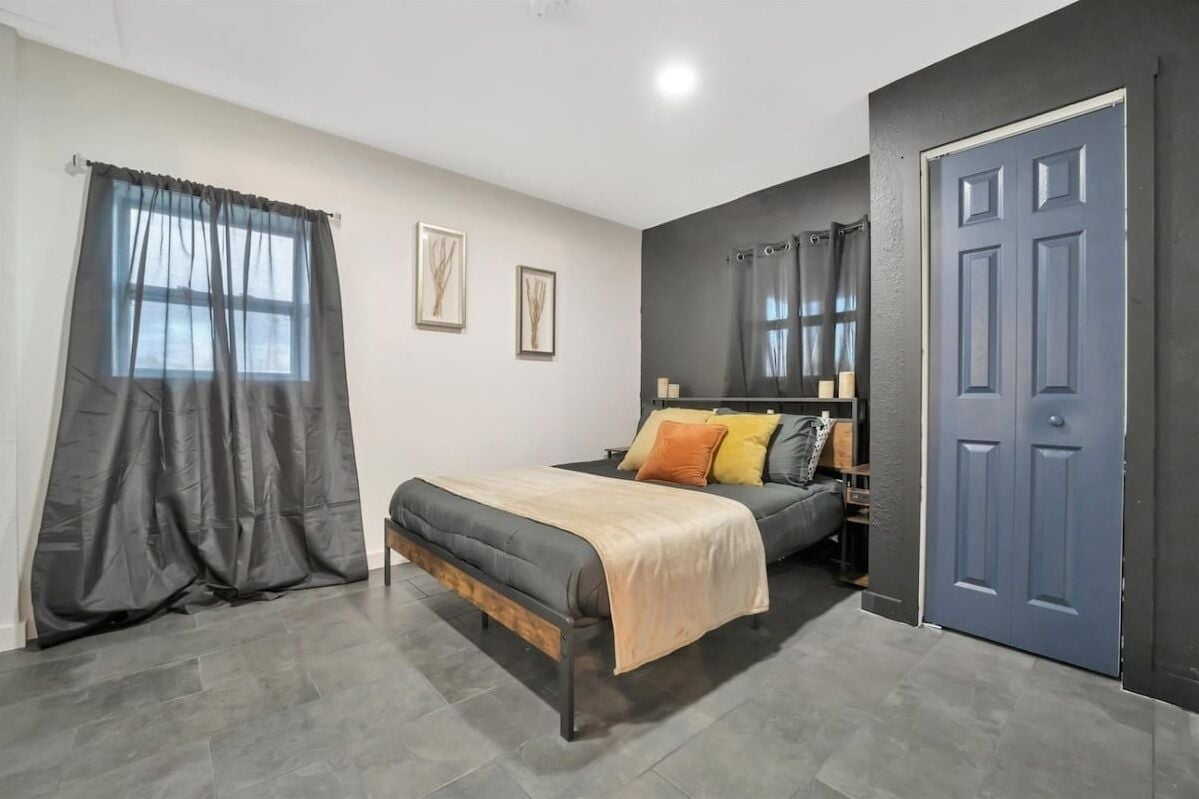 1 bedroom, iron/ironing board, Internet, bed sheets