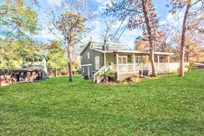 Exterior - Casa Kateryna | Cozy home for a perfect getaway! (Montgomery)