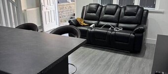 Stylish 1-Bedroom • Private Parking •55” Smart TVs