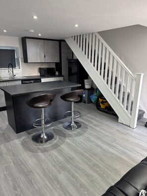 Microwave, oven, dishwasher - Aurang House,1 Bedroom, Kitchen, 55" TV, Parking (Huddersfield)