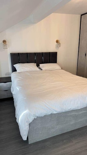 1 chambre, fer et planche à repasser, Wi-Fi, draps fournis