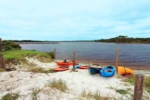 コンドミニアム ベッド (複数台) (Pinnacle Port A-121- Shore Beats Work) | ビーチ