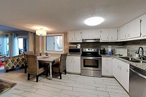 Condo, Multiple Beds (Pinnacle Port A-121- Shore Beats Work) | Private kitchen - Pinnacle Port A-121- Shore Beats Work (Panama City Beach)