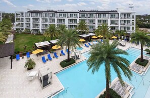 A heated pool - Complex Hot Tub! Complimentary bikes! Walking distance to Rosemary Beach shops! (Inlet beach)