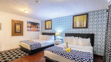 Desk, iron/ironing board, WiFi, bed sheets