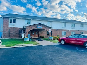 Exterior - Villa Inn Motel (Fort Atkinson)