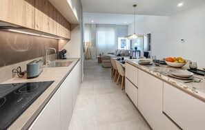 Fridge, microwave, stovetop, cookware/dishes/utensils - Stunning apartment in Arcos de la Frontera (Arcos de la Frontera)