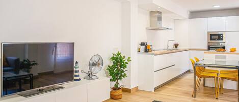 Réfrigérateur, four, lave-vaisselle