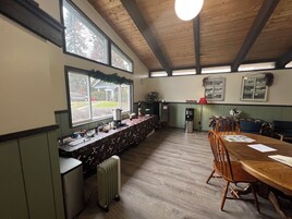 Free daily continental breakfast