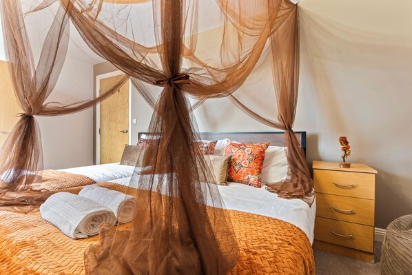 2 bedrooms, iron/ironing board, WiFi, bed sheets